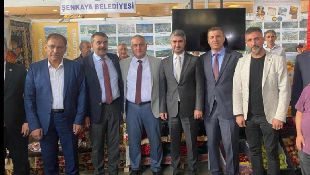 İlçe Milli Eğitim Müdürümüz Sn.Kadir VURAL Ankara'da çeşitli ziyaretlerde bulundu.